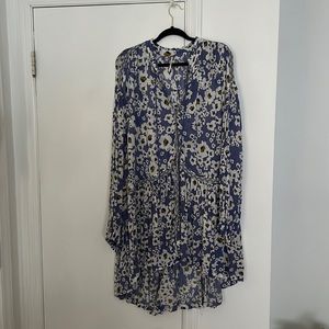 Flowy floral light dress